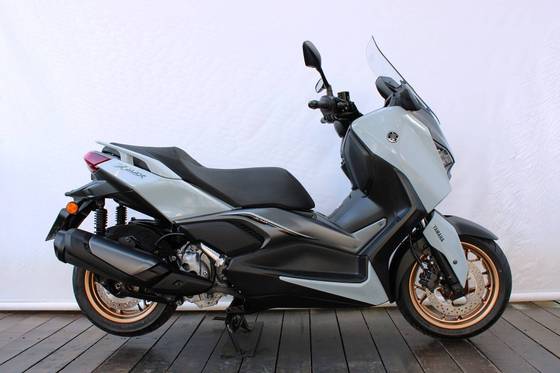 YAMAHA XMAX 300 CONNECTED ABS YAMAHA XMAX 300 CONNECTED ABS